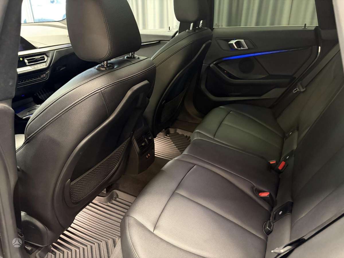BMW 228, 2.0 l., Седан