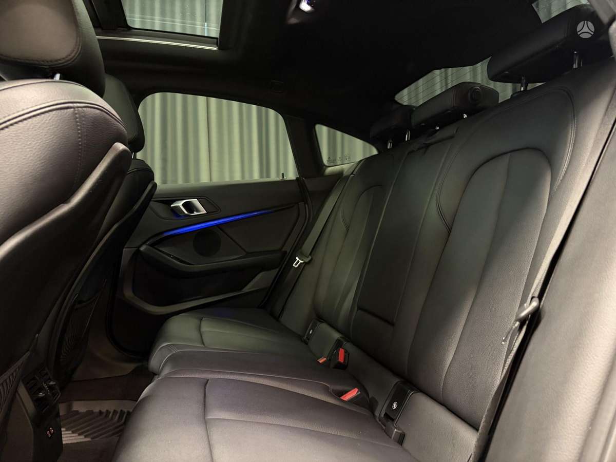 BMW 228, 2.0 l., Седан