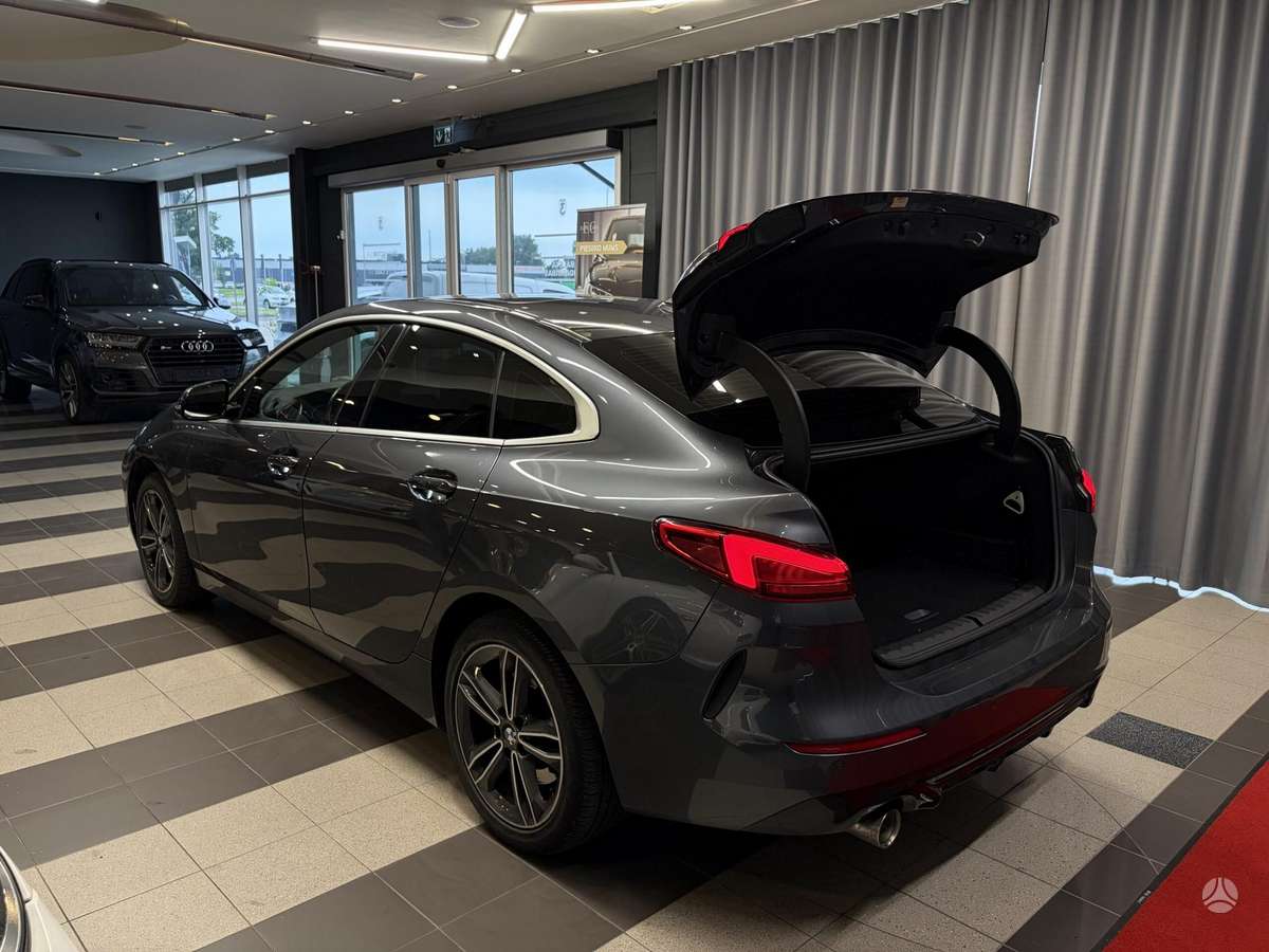 BMW 228, 2.0 l., Седан