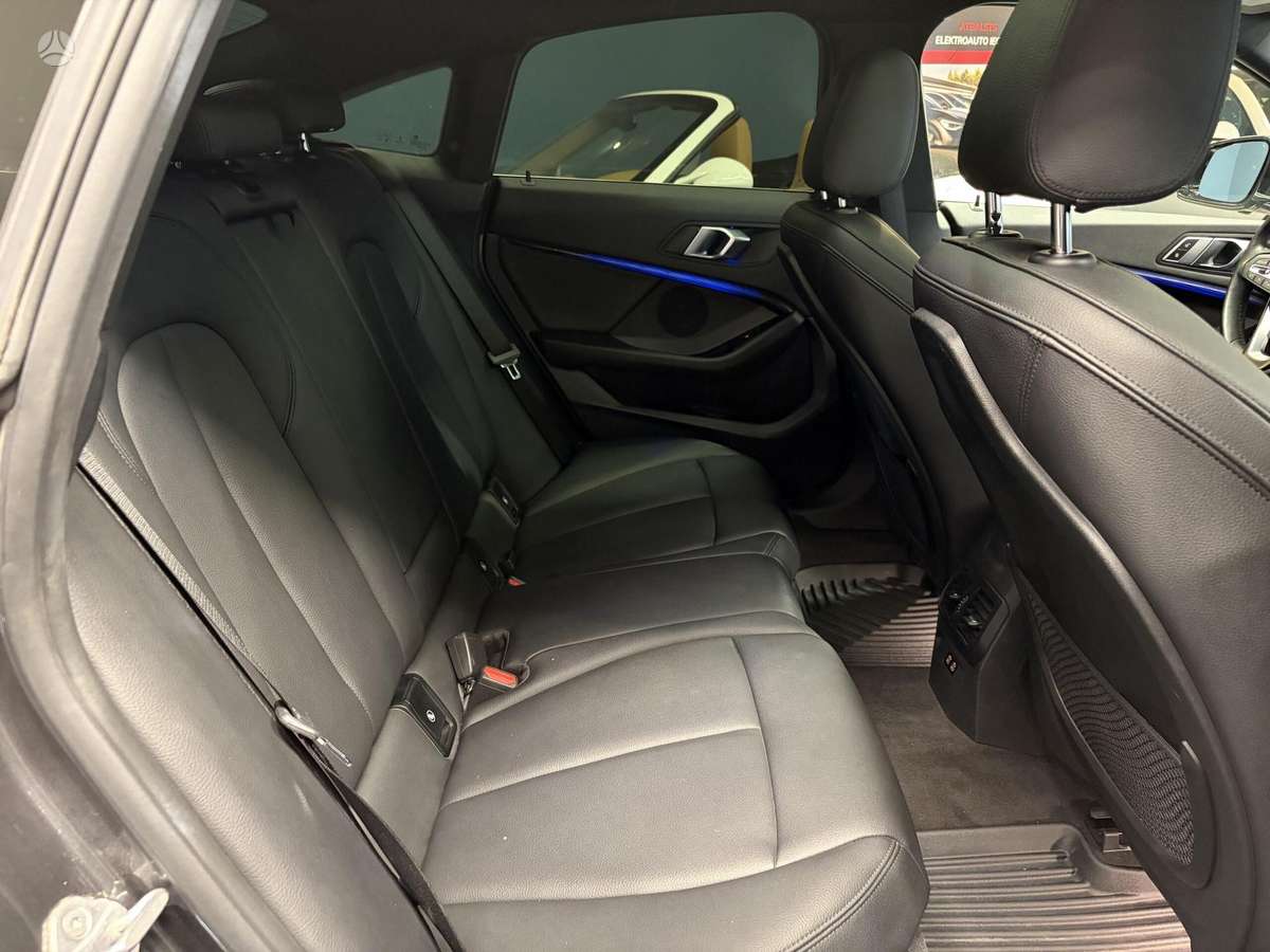 BMW 228, 2.0 l., Седан