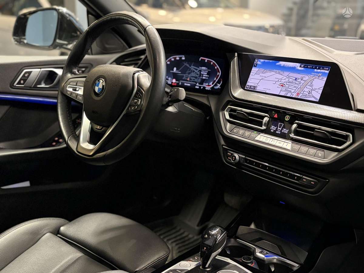 BMW 228, 2.0 l., Седан