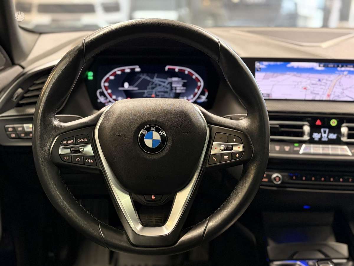 BMW 228, 2.0 l., Седан