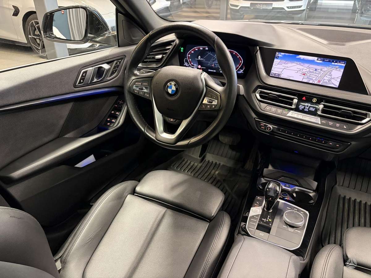 BMW 228, 2.0 l., Седан