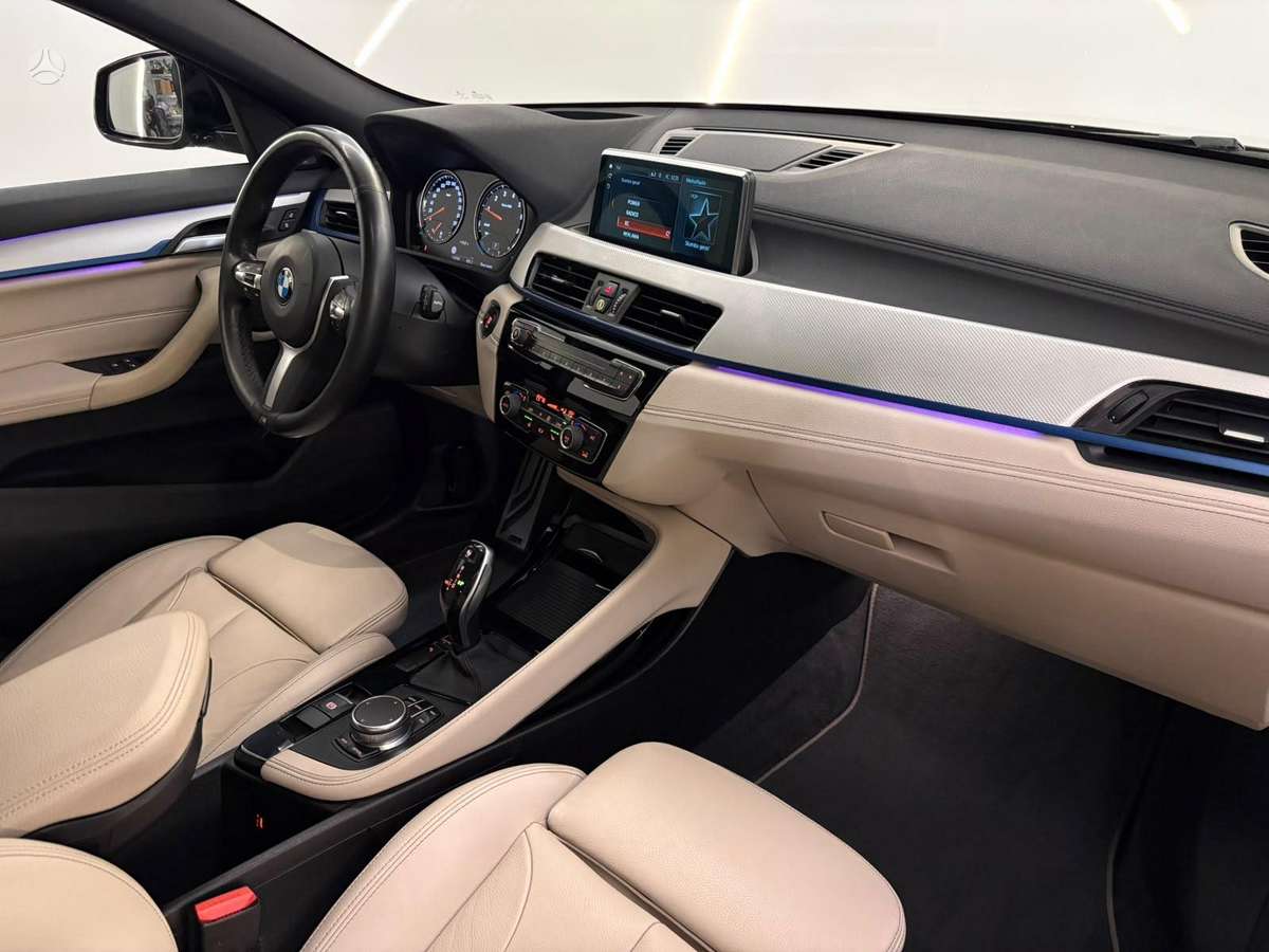 BMW X2, 1.5 l., off-road / crossover