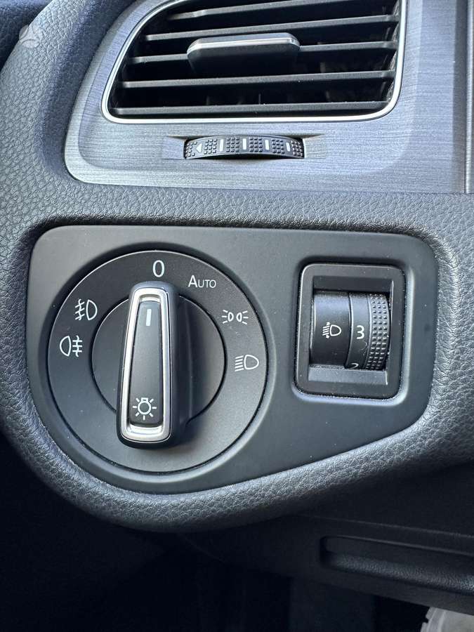 Volkswagen Golf - 9