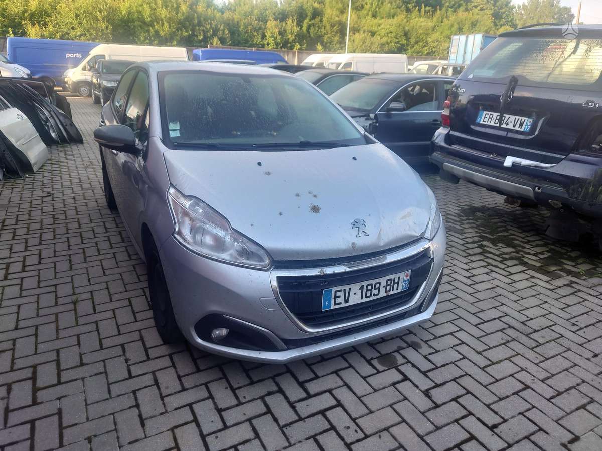 Peugeot 208 for parts