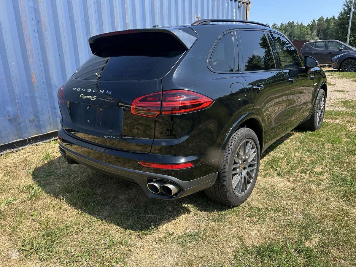 Porsche Cayenne rezerves daļās