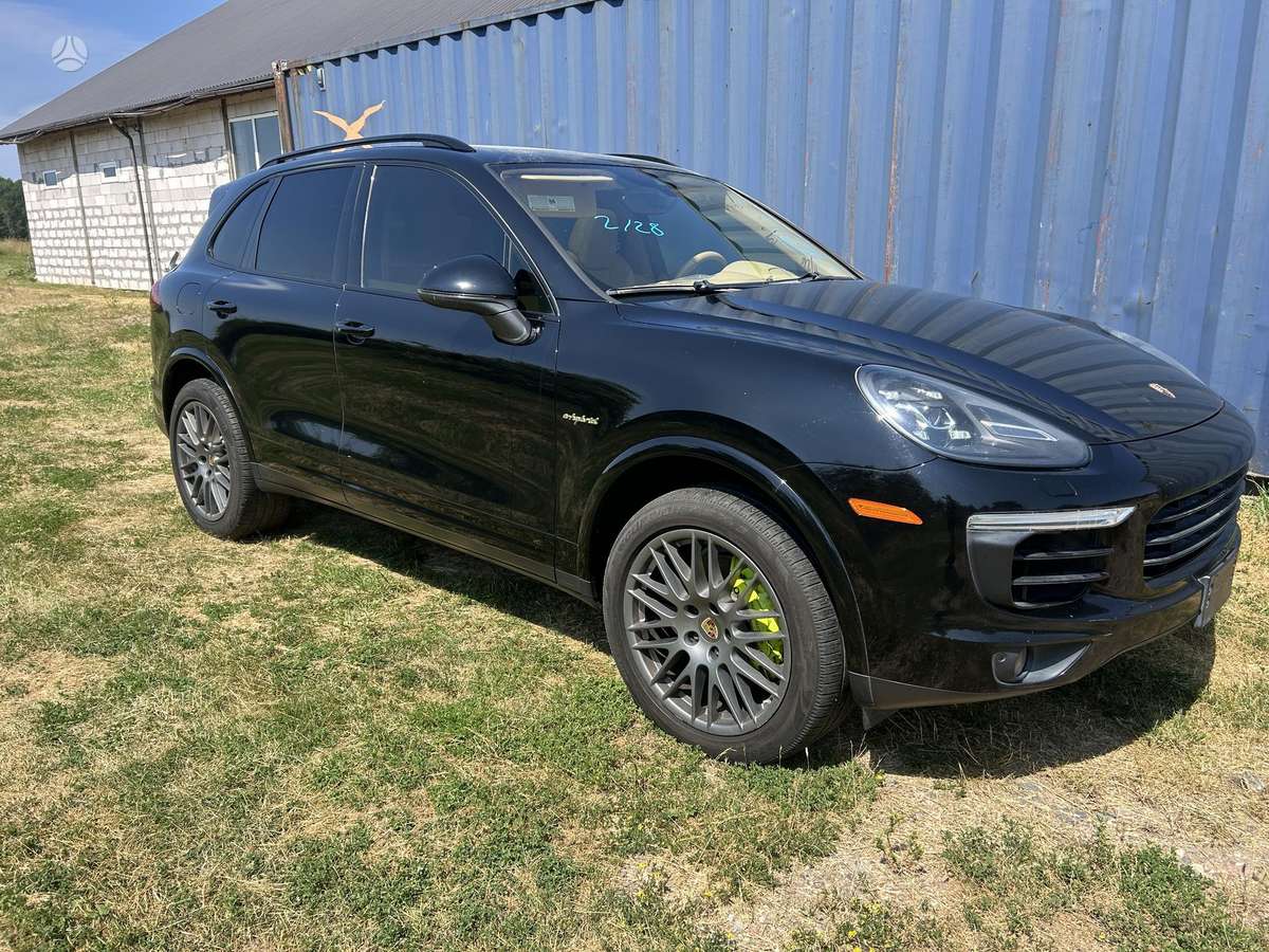 Porsche Cayenne dalimis