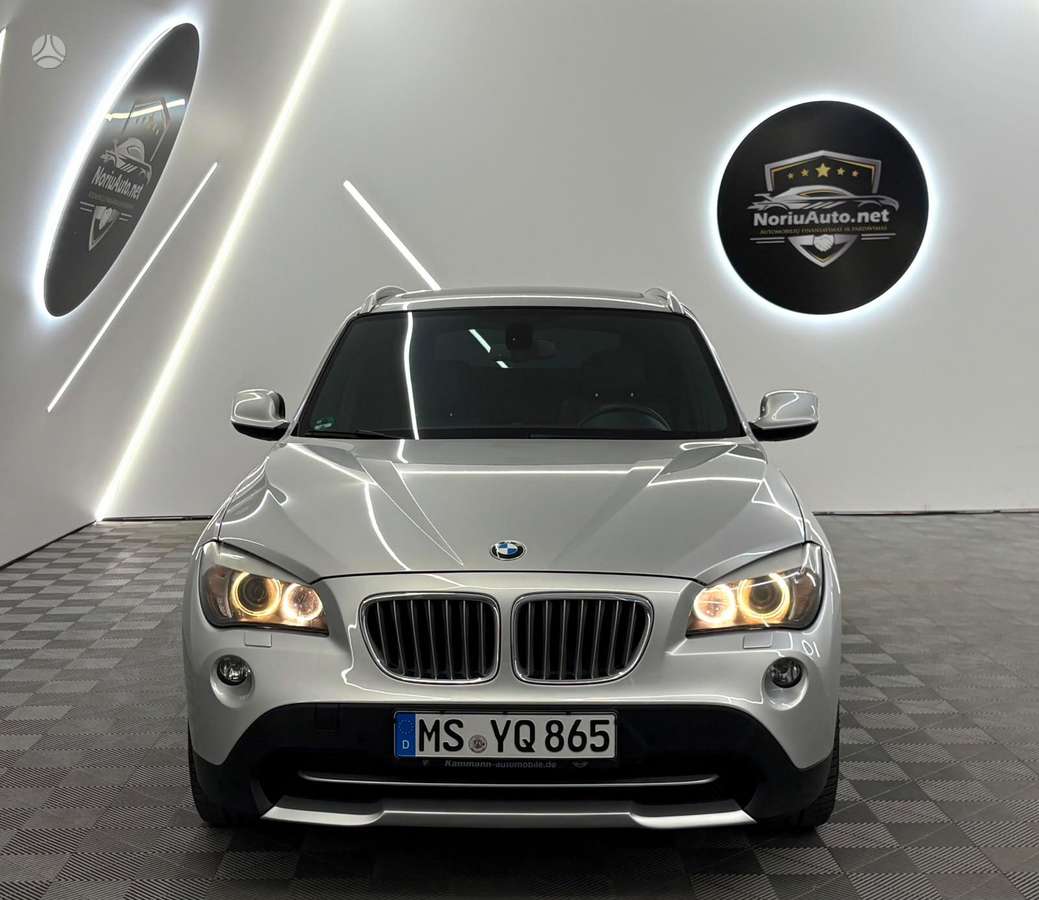 BMW X1, 2.0 l., off-road / crossover