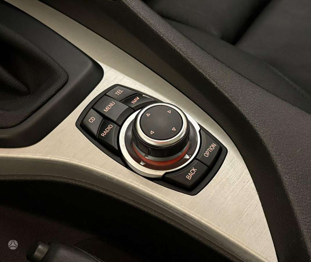BMW X1, 2.0 l., off-road / crossover