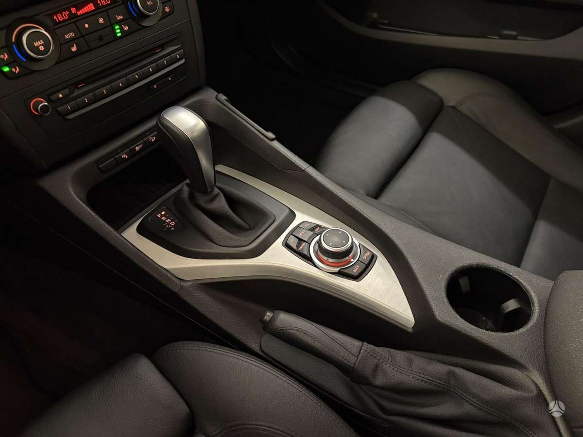 BMW X1, 2.0 l., off-road / crossover