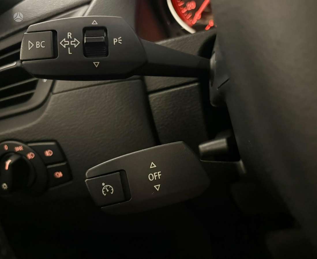 BMW X1, 2.0 l., off-road / crossover