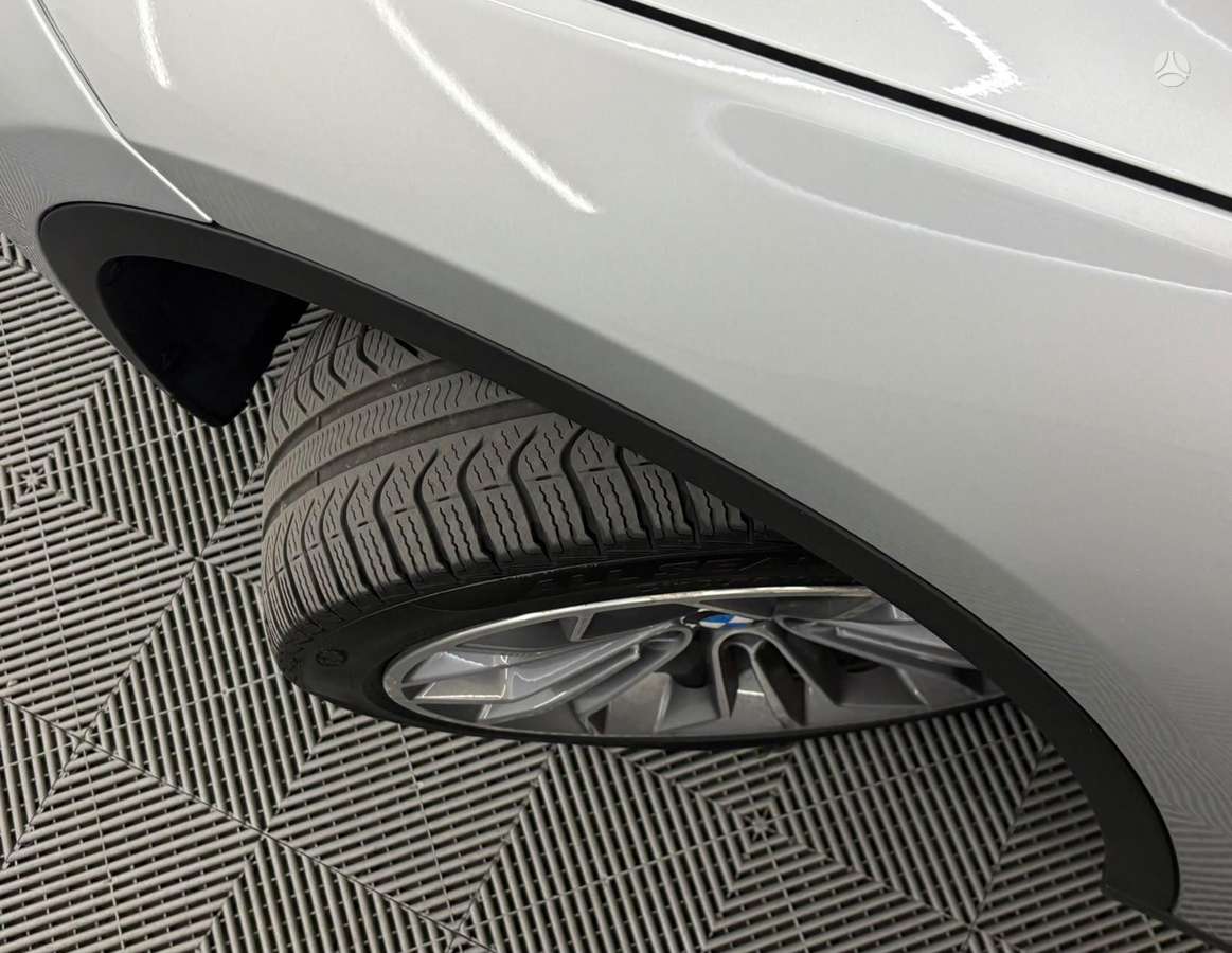 BMW X1, 2.0 l., off-road / crossover