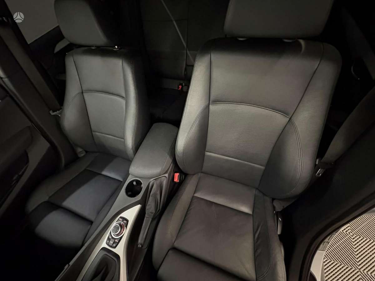 BMW X1, 2.0 l., off-road / crossover