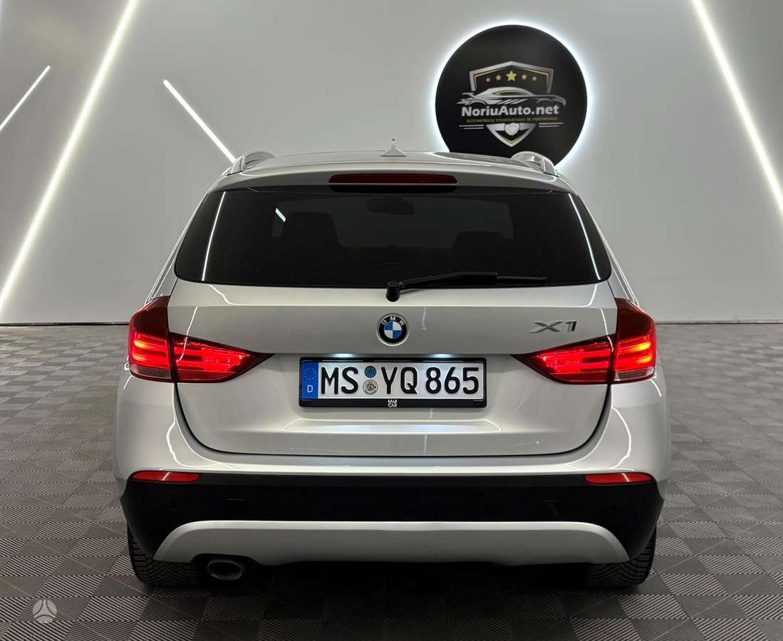 BMW X1, 2.0 l., off-road / crossover
