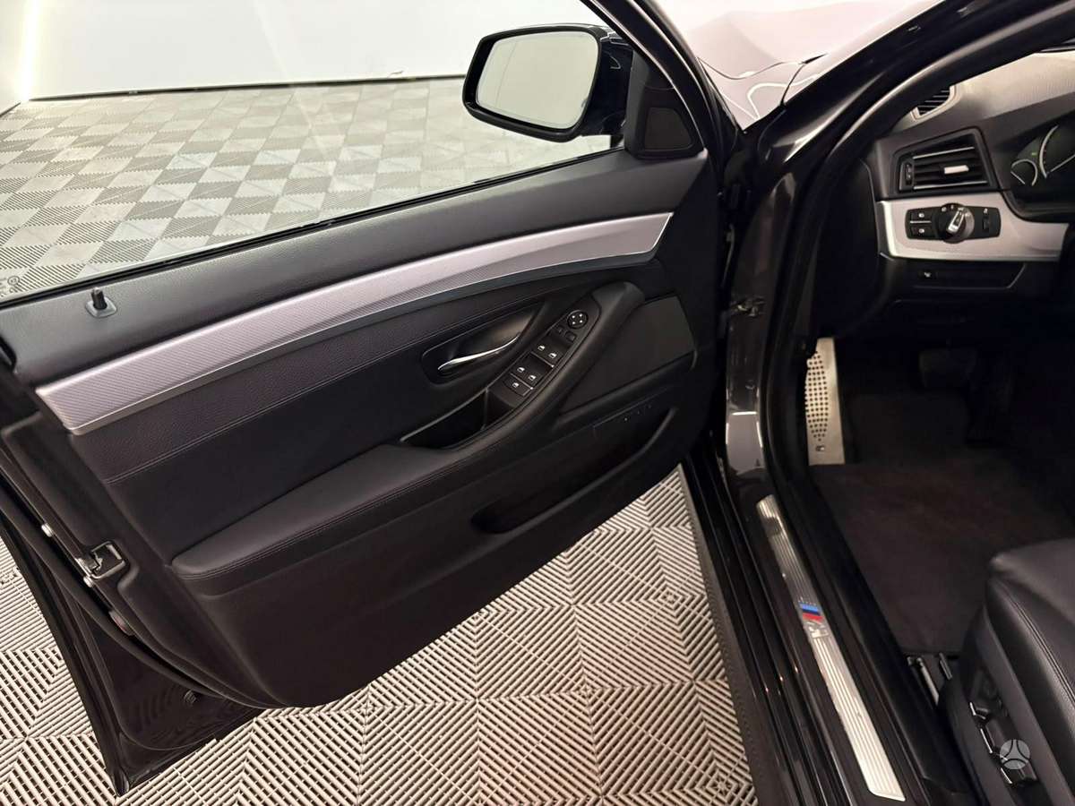 BMW 530, 3.0 l., wagon