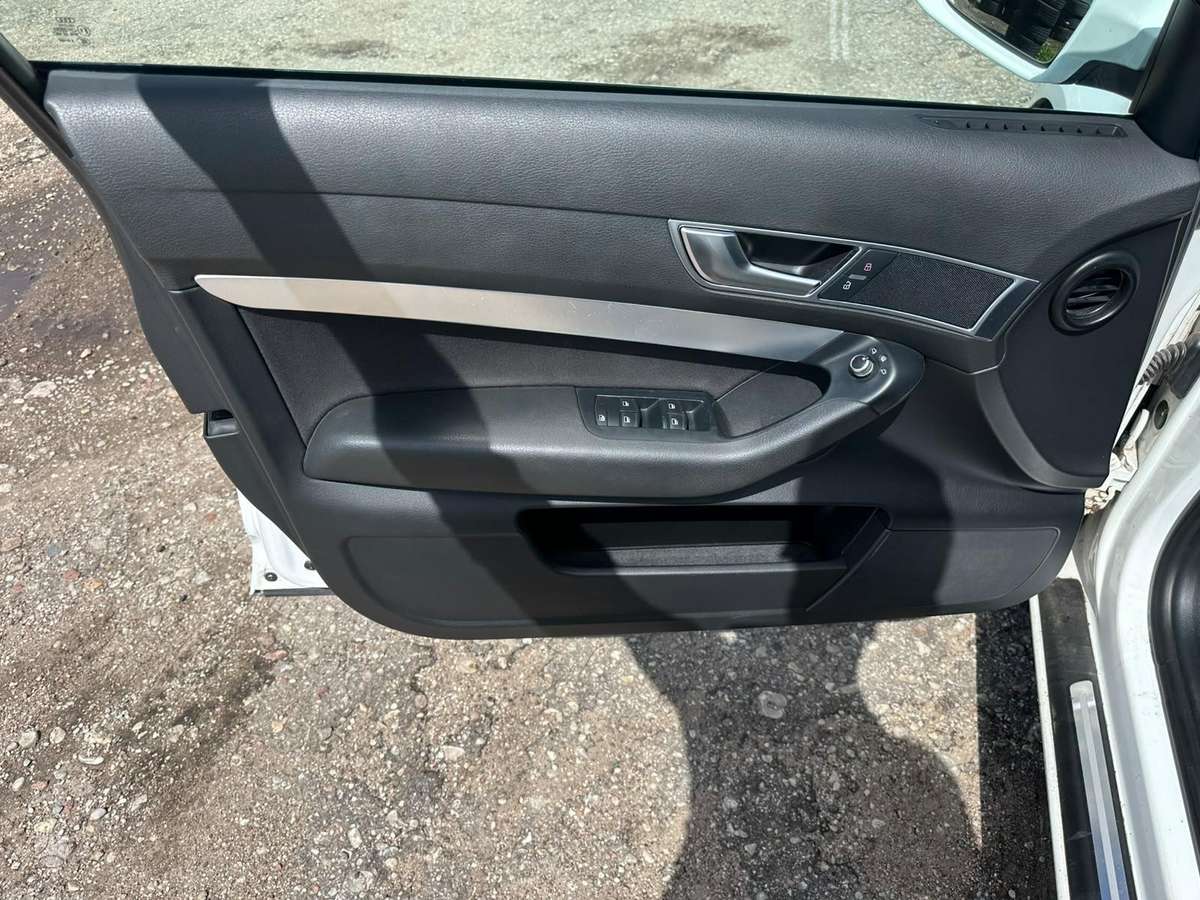 Audi A6, 2.0 l., universalas