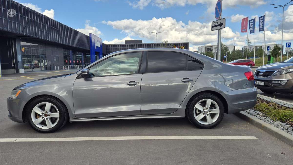 Volkswagen Jetta, 2.0 l., Седан