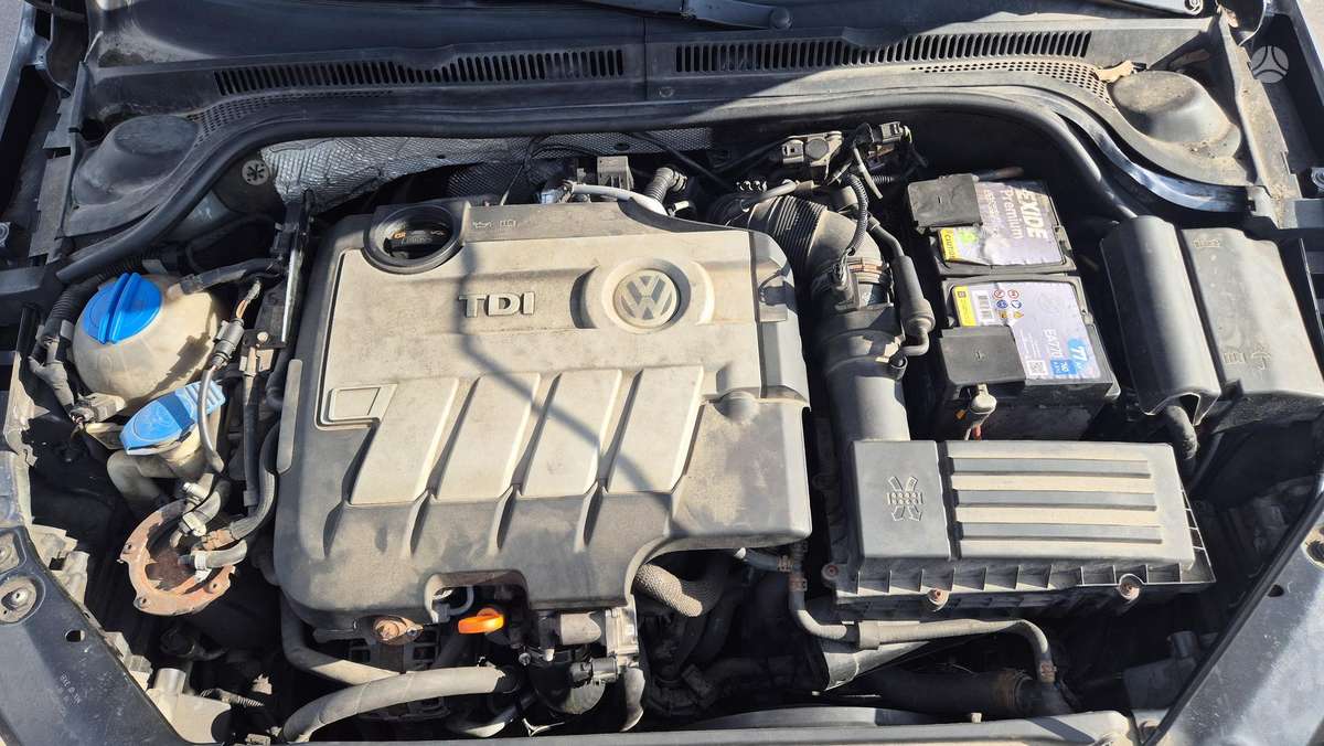 Volkswagen Jetta - 11