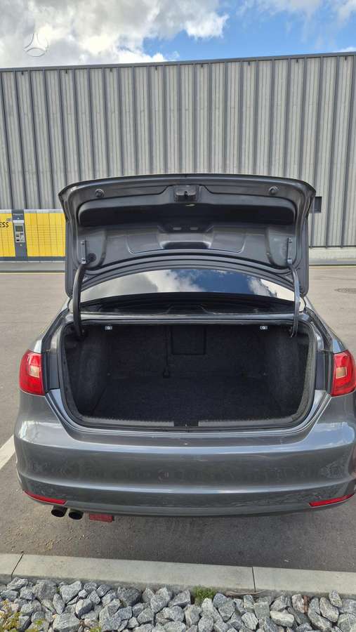 Volkswagen Jetta, 2.0 l., Седан