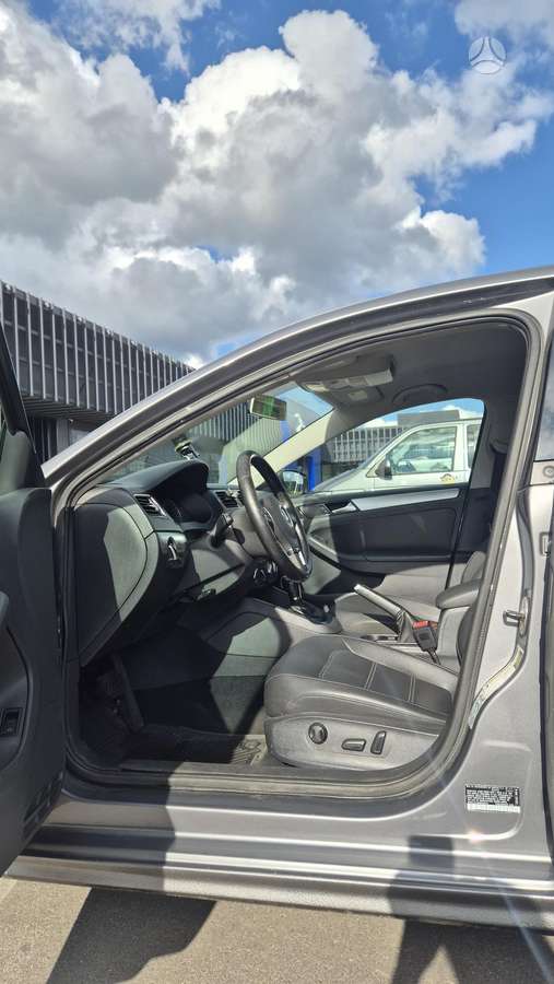 Volkswagen Jetta, 2.0 l., Седан