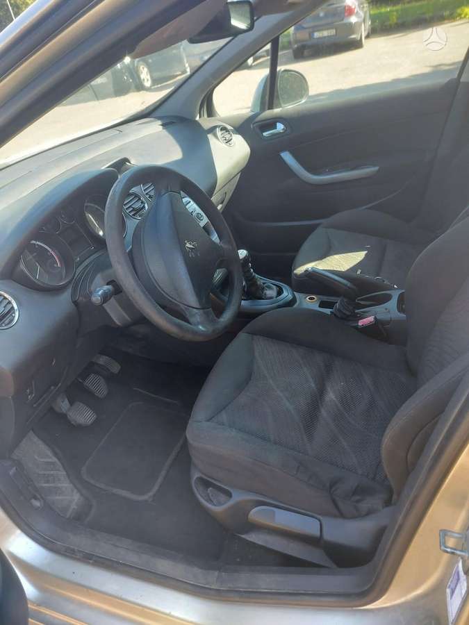 Peugeot 308 - 5