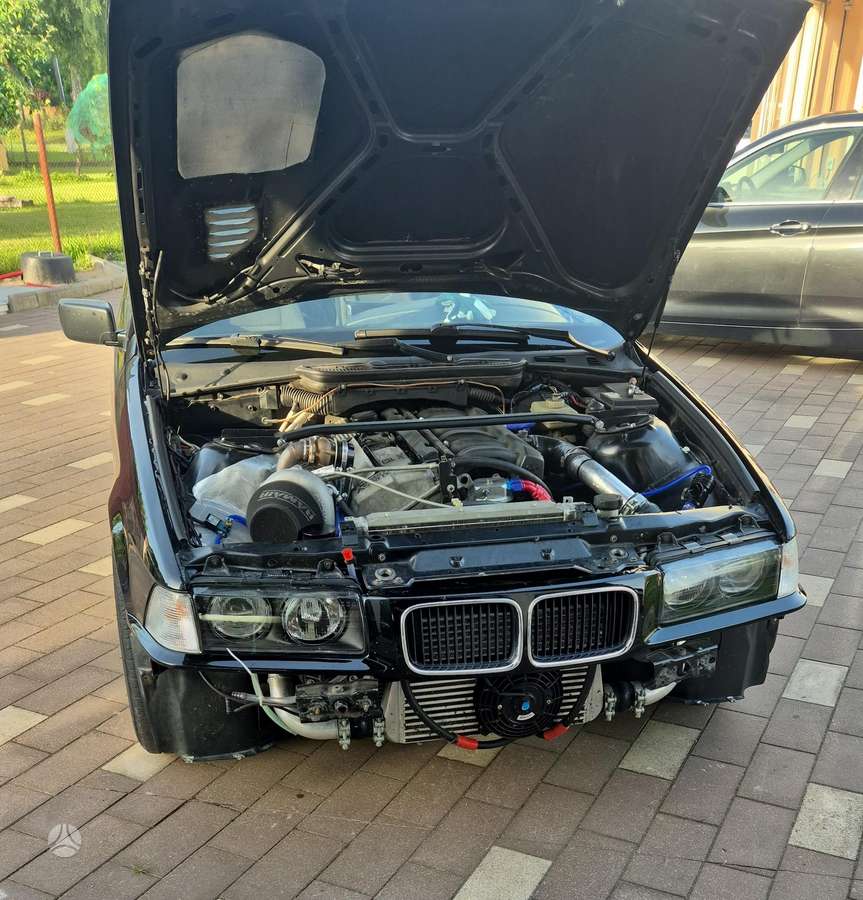 BMW 325, 2.5 l., Седан