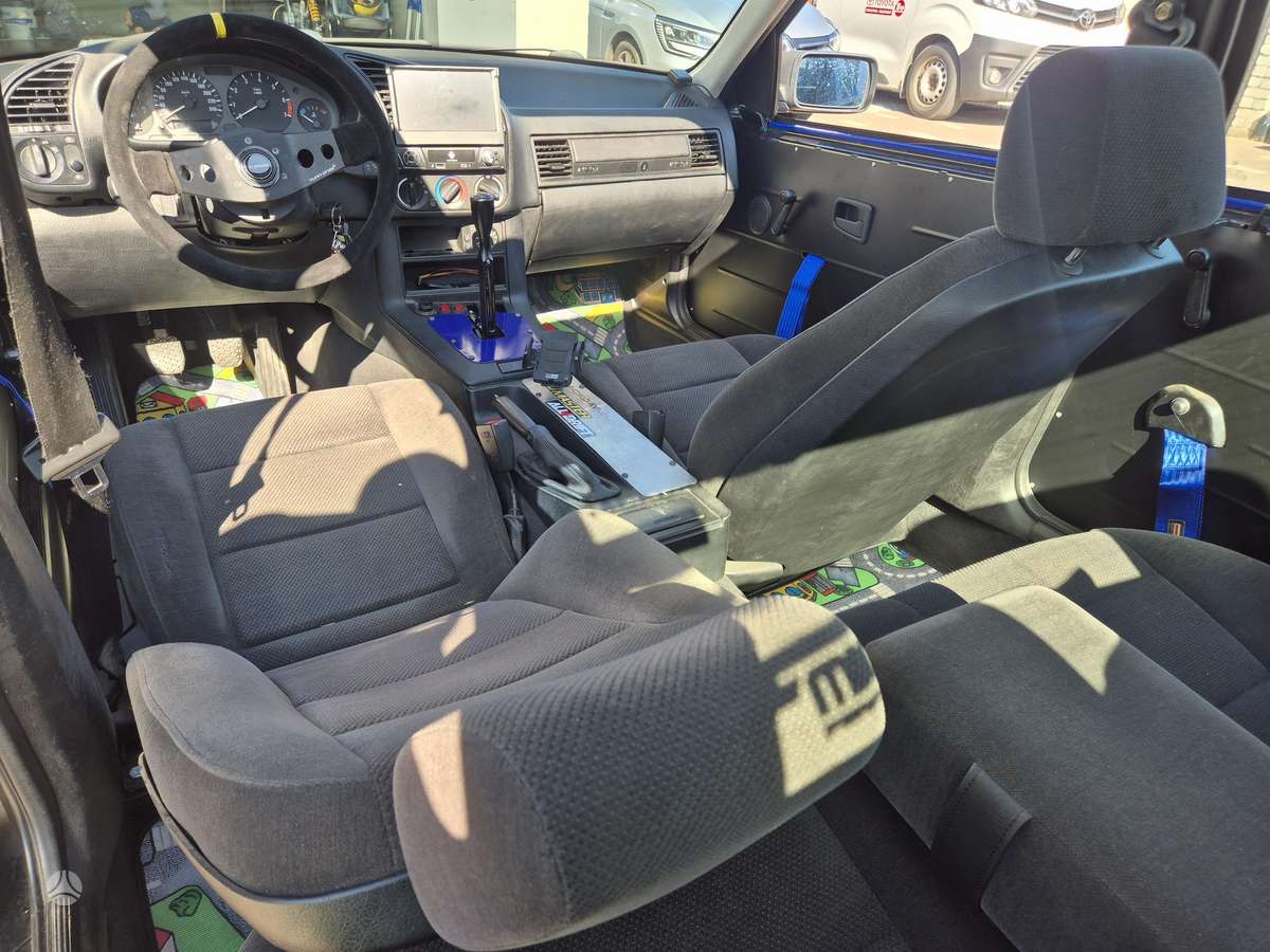 BMW 325, 2.5 l., Седан