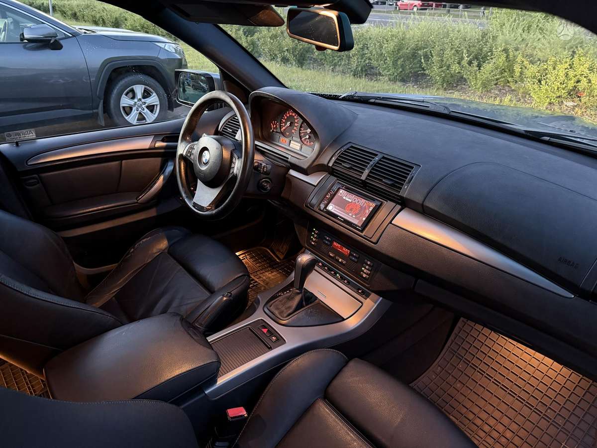 BMW X5, 3.0 l., off-road / crossover