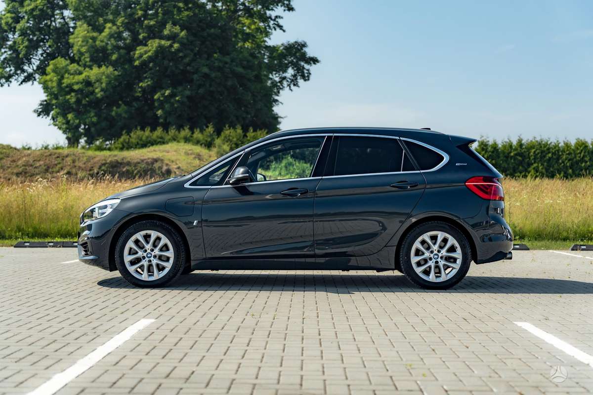 BMW 225 Active Tourer, Универсал