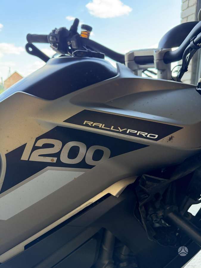 Triumph Tiger 1200cc, krosa / enduro