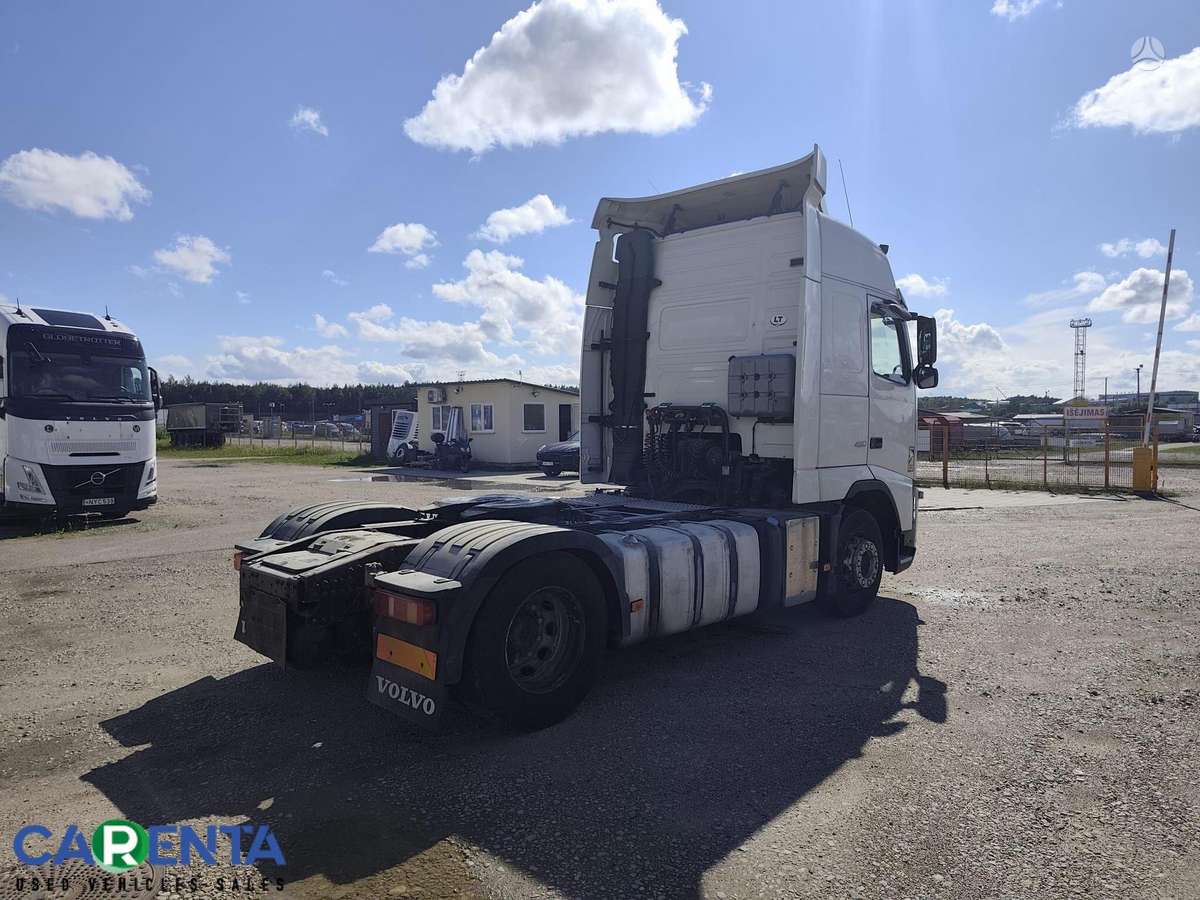 Volvo FH 42T, double sleeper