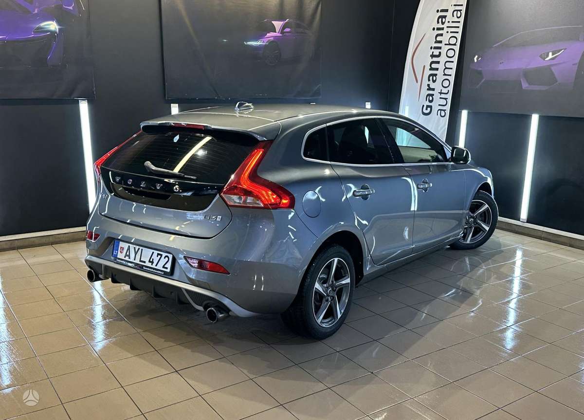 Volvo V40, 2.0 l., Хэтчбек
