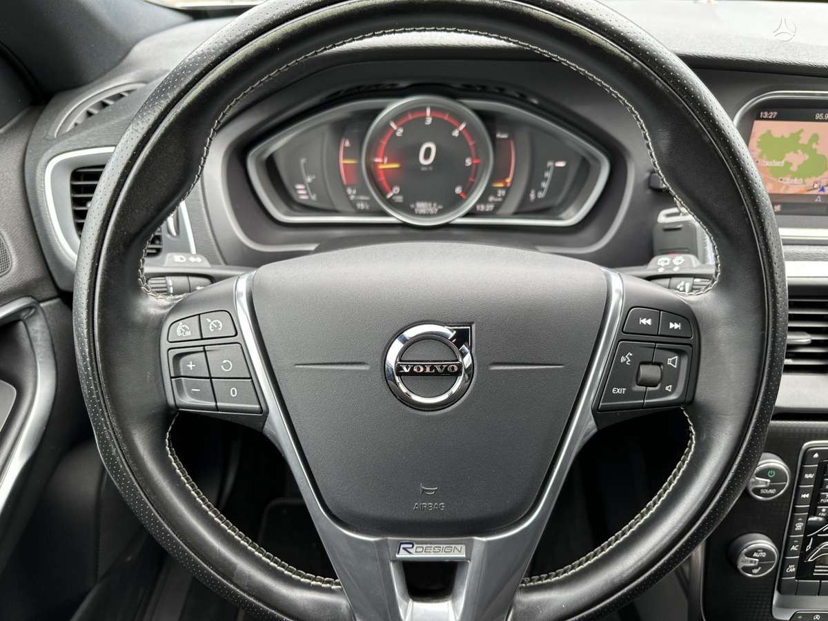 Volvo V40, 2.0 l., hatchback