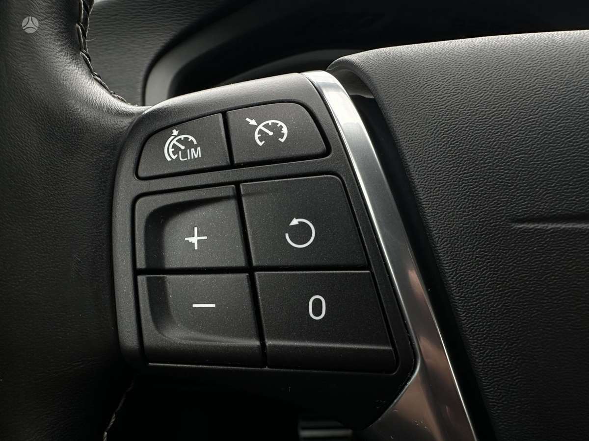 Volvo V40, 2.0 l., Хэтчбек