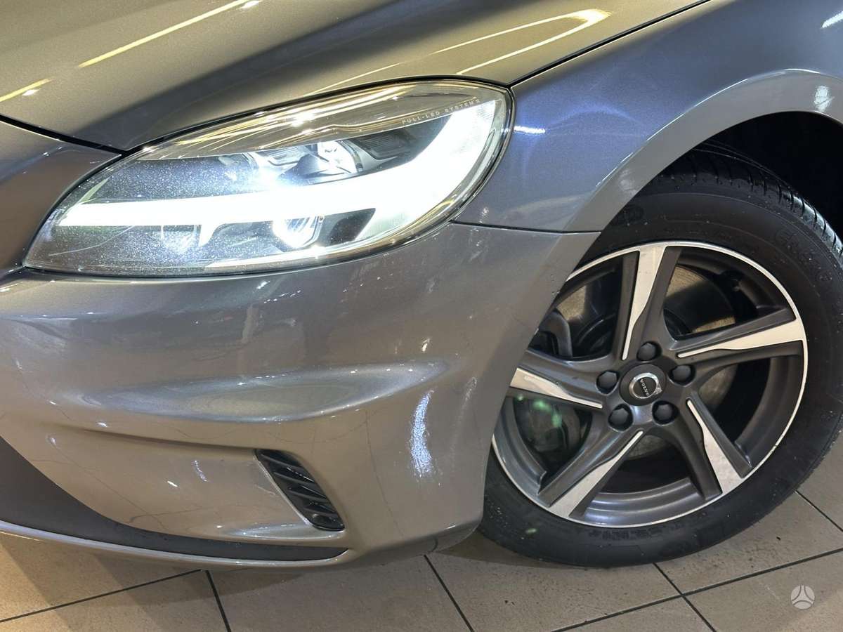 Volvo V40, 2.0 l., Хэтчбек