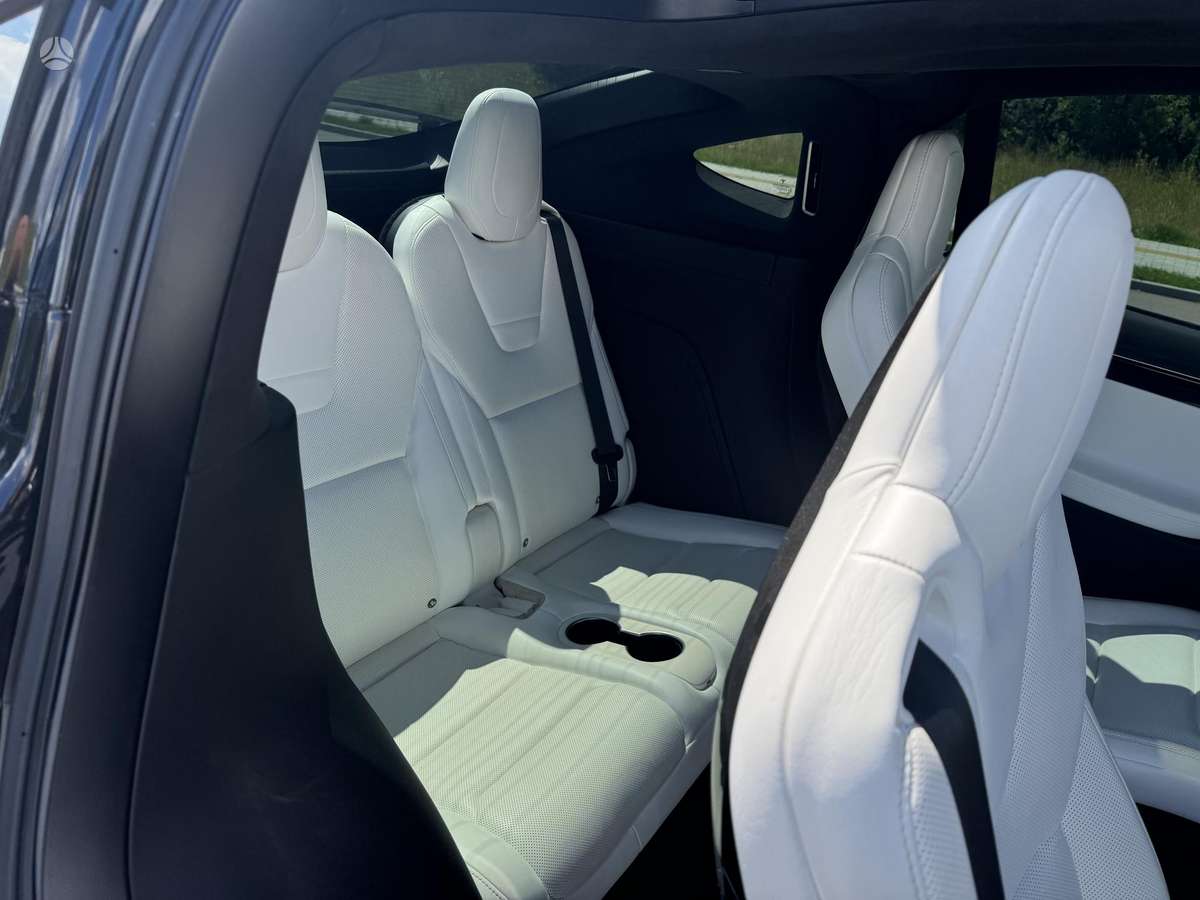 Tesla Model X, 90 kWh, off-road / crossover