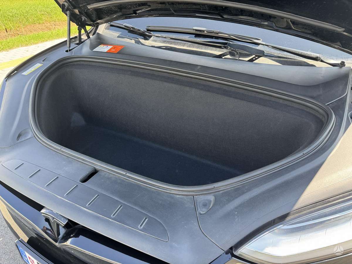 Tesla Model X, 90 kWh, off-road / crossover