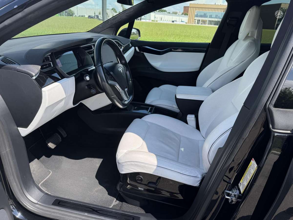 Tesla Model X, 90 kWh, off-road / crossover