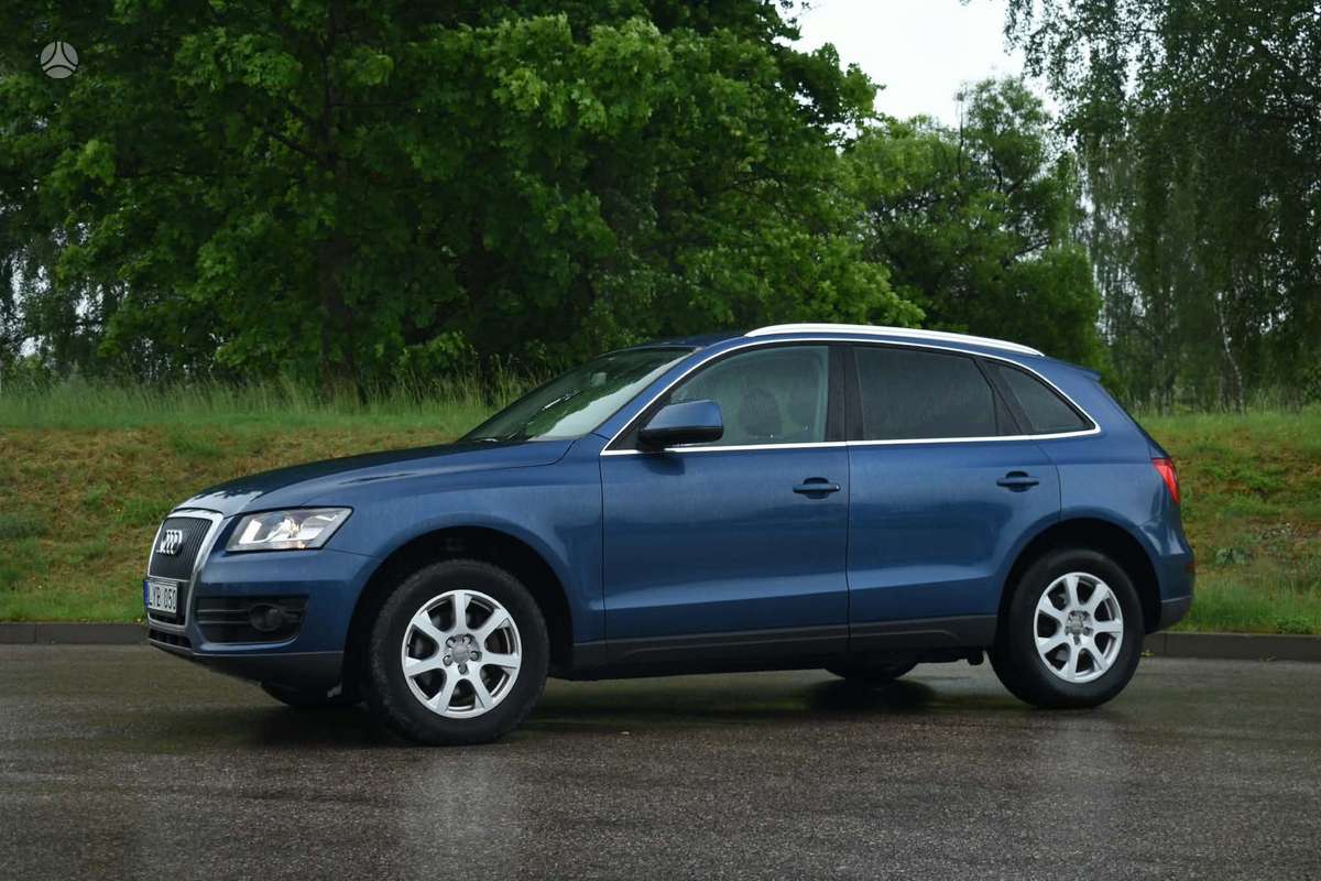 Audi Q5, 2.0 l., off-road / crossover