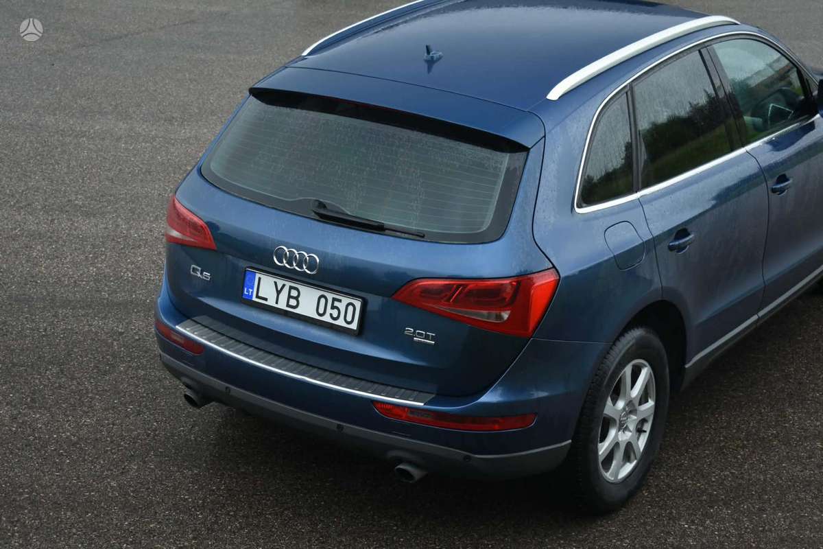 Audi Q5, 2.0 l., off-road / crossover