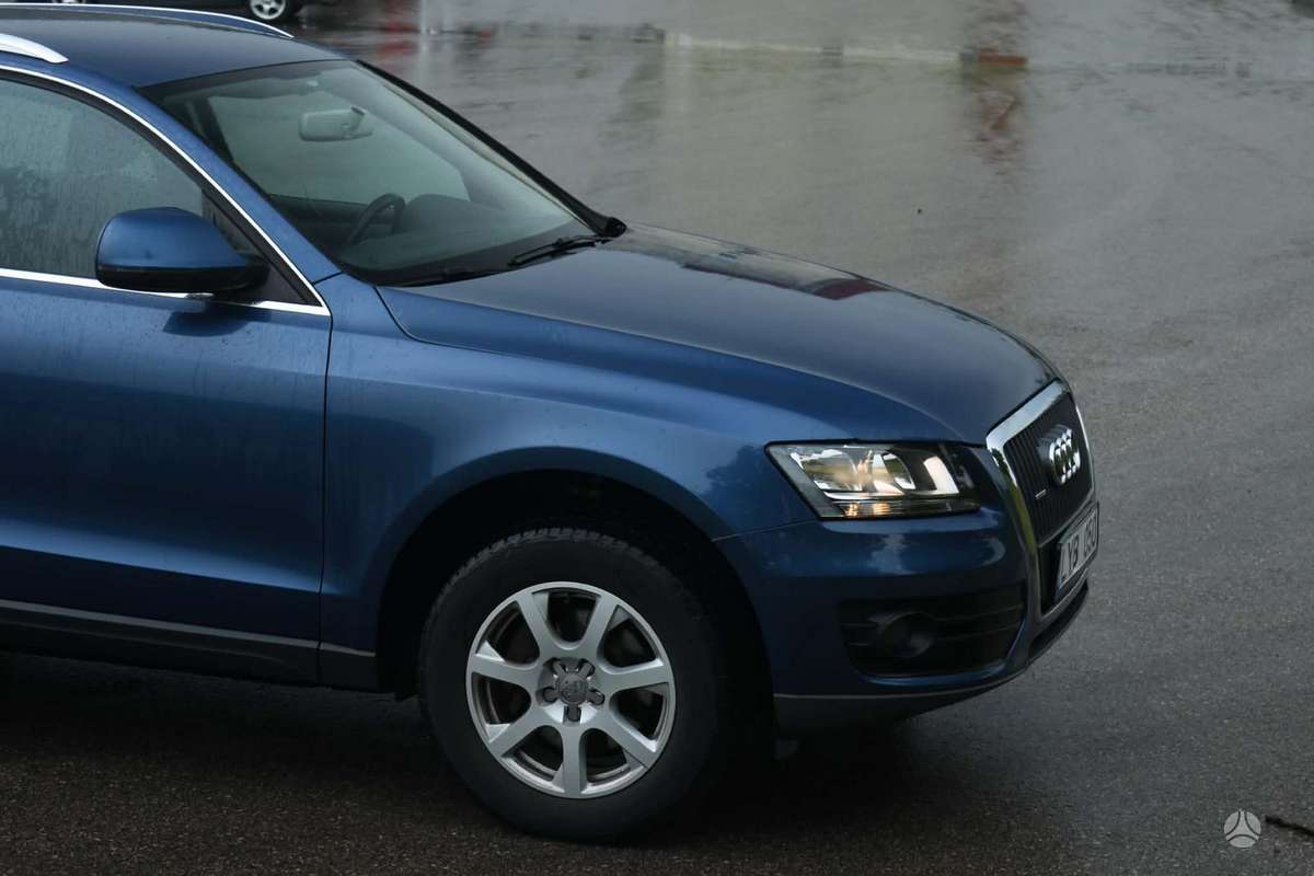 Audi Q5, 2.0 l., off-road / crossover