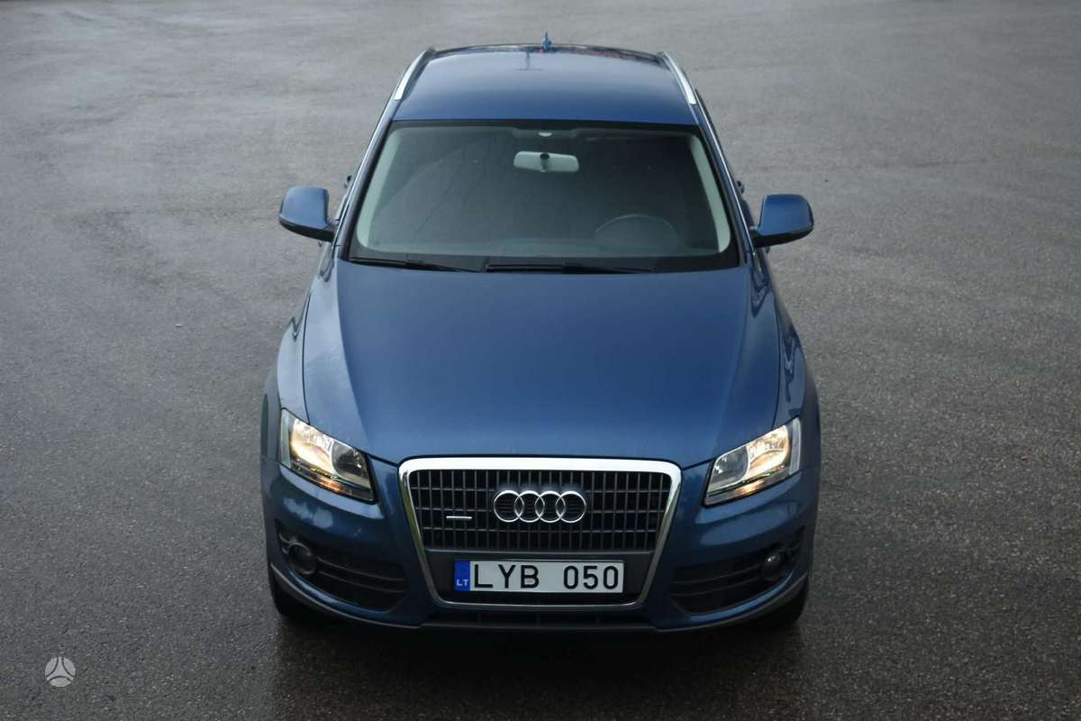Audi Q5, 2.0 l., off-road / crossover