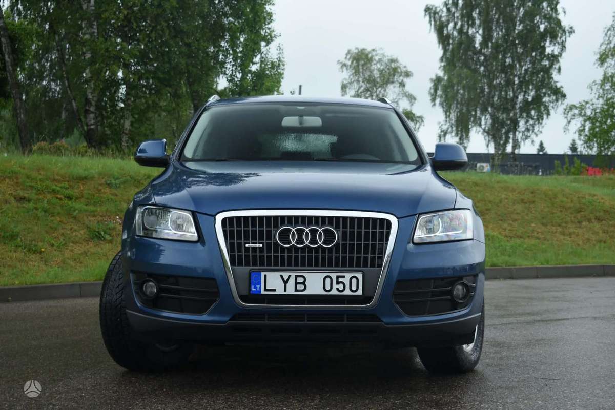 Audi Q5, 2.0 l., off-road / crossover