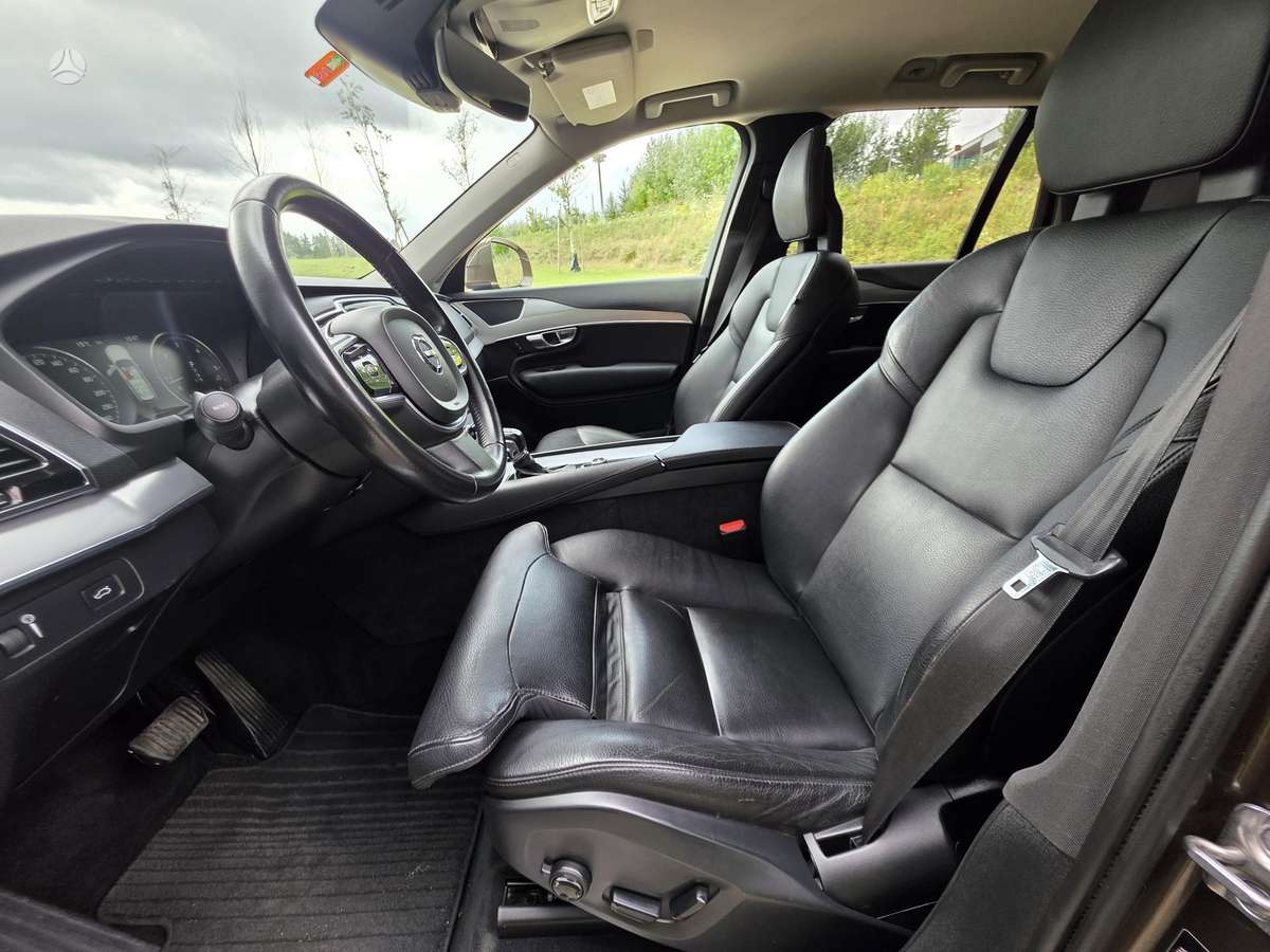 Volvo XC90 - 11