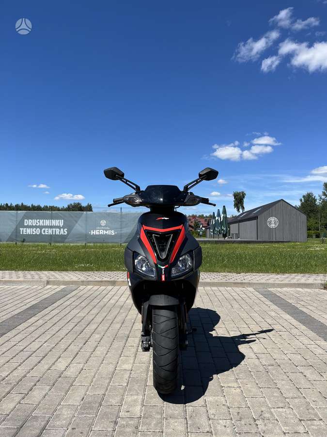 Aprilia SR 49cc, scooters / mopeds