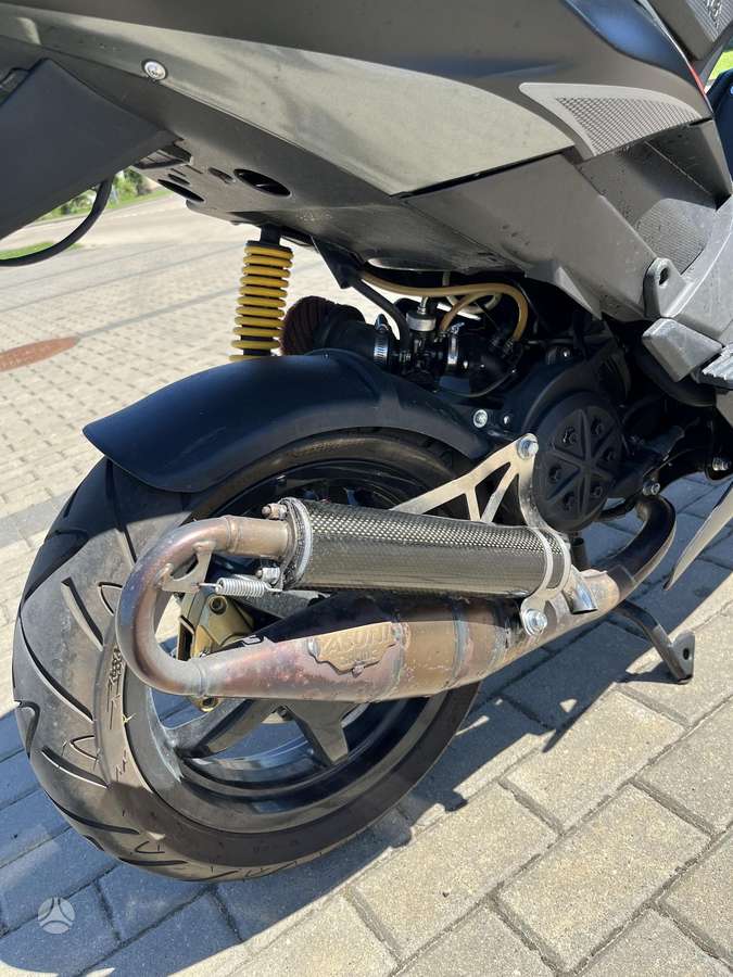 Aprilia SR 49cc, scooters / mopeds