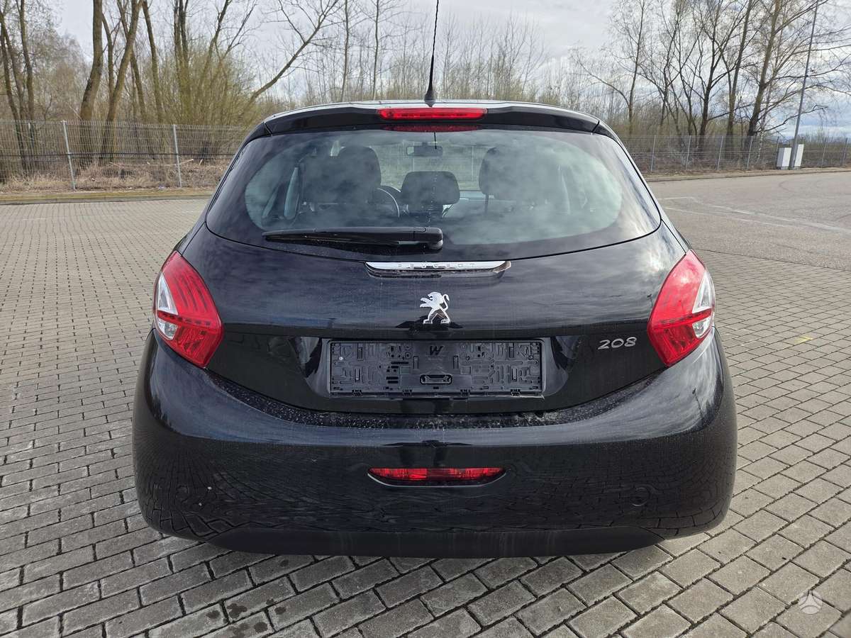 Peugeot 208, 1.2 l., hatchback