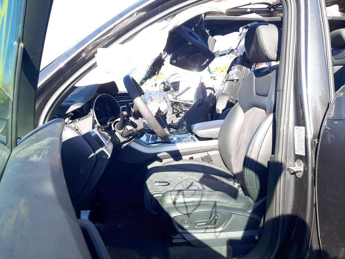 Audi Q7 по частям. Variklio kodas dpx
