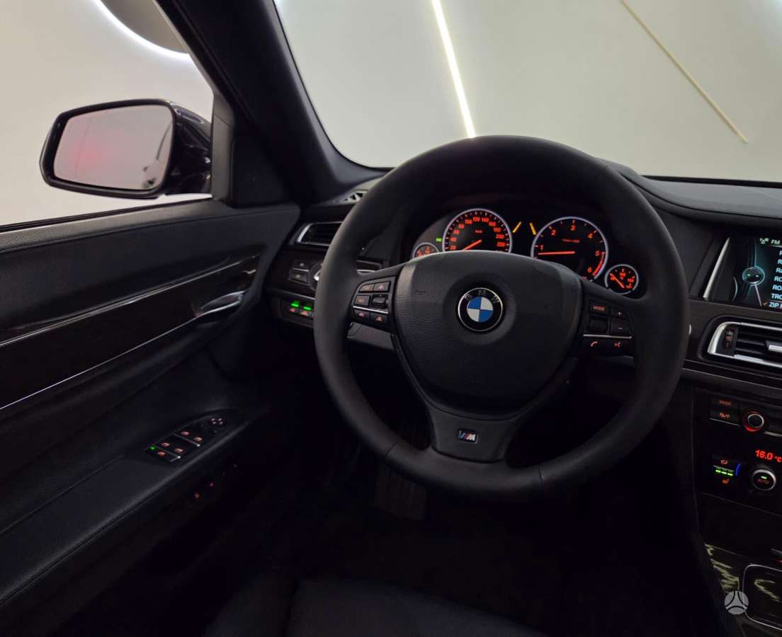 BMW 740, 3.0 l., Седан